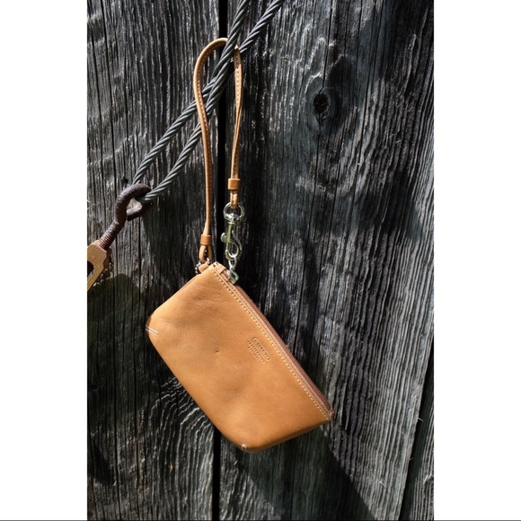 Camel Brown Leather Coach Wristlet - Picture 4 of 5